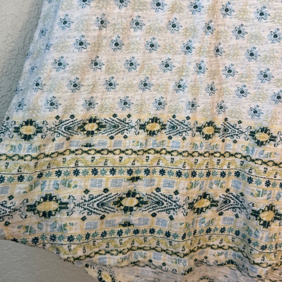 Lucky Brand Tee Shirt Top Floral Blue and Yellow Size Medium - Picture 4 of 8